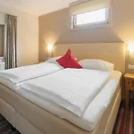 Arbor & Hotel 3*