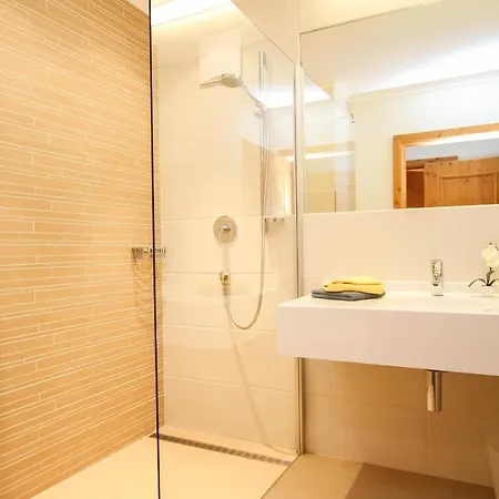 Arbor & ザールバッハ・ヒンターグレム