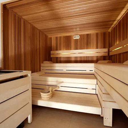 فندق Arbor & 3*