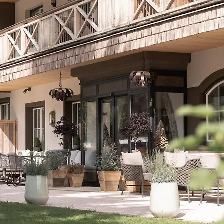 Hotel Arbor & 3*