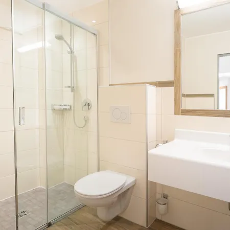 Arbor & ザールバッハ・ヒンターグレム