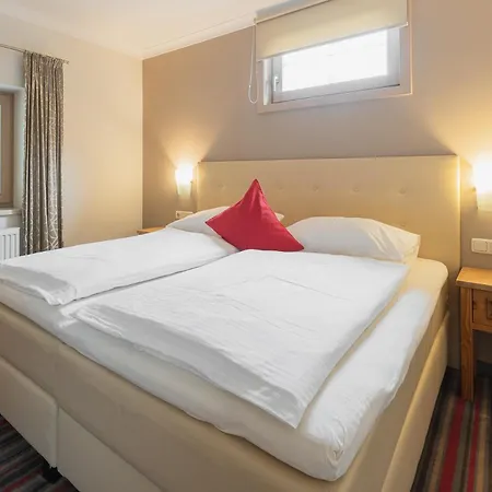 Arbor & ホテル 3*