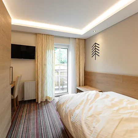 Arbor & ホテル 3*