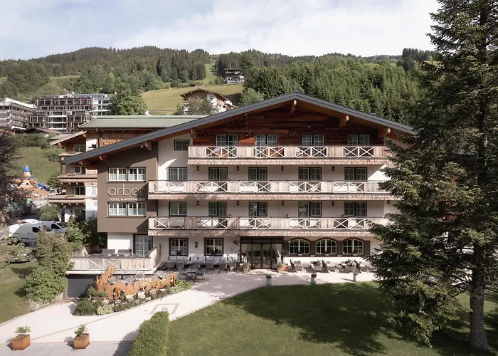 Arbor & מלון זאלבך הינטרגלם